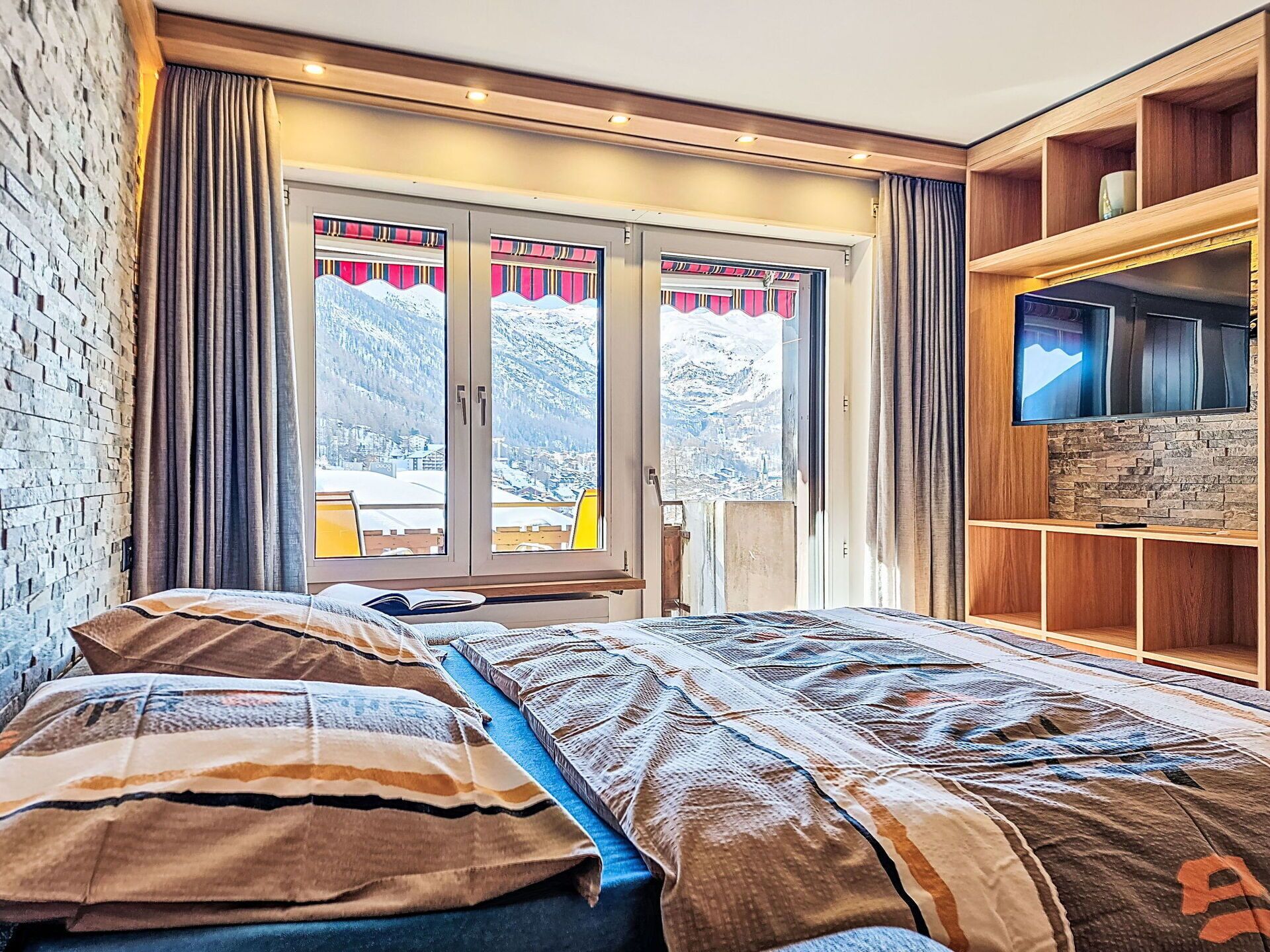 Mur, Design Intérieur, Meubles, Sol, Bois, Chambre, Sol, Plafond, Lit, Mur De Pierre