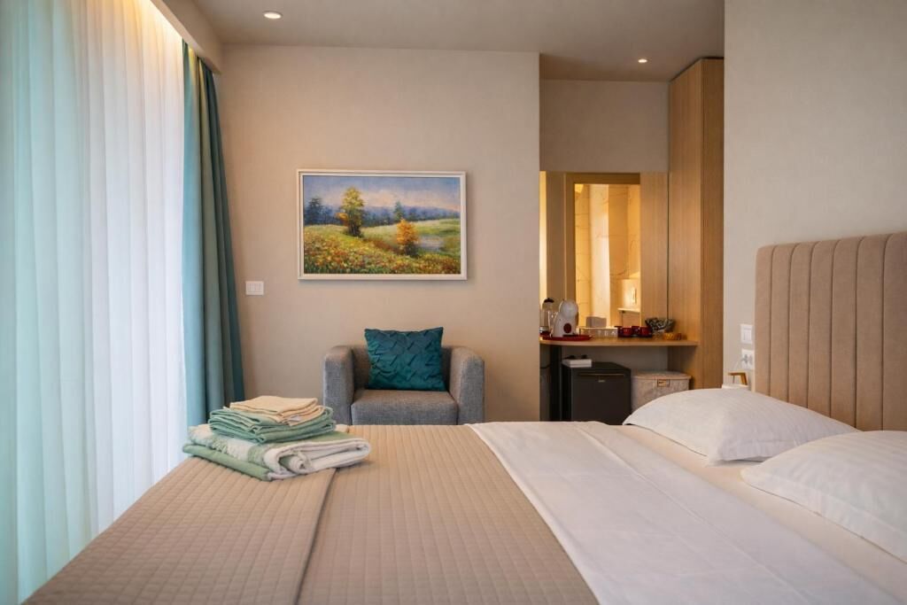 ห้องดีลักซ์ดับเบิล, ระเบียง, เห็นวิวทะเลบาง  ส่วน | มินิบาร์, Wi-Fi ฟรี