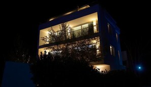 ด้านหน้าที่พัก