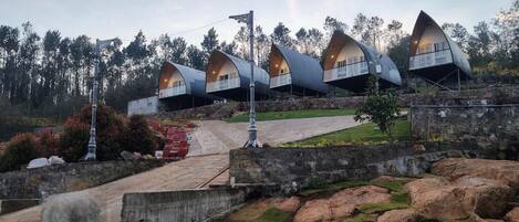 Kahden hengen deluxe-huone (yksi tai kaksi sänkyä), ilmastointi, vuoristonäköala | Majoituspaikan julkisivu