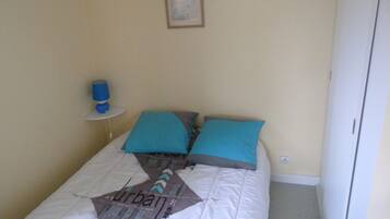 2 bedrooms, iron/ironing board