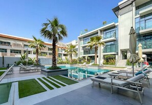 Pool - Modern Studio in Oxford Boulevard JVC (Dubai)