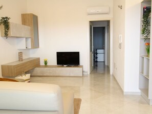 TV - Dolce Vita Ferienhaus mit Meerblick by Interhome (Agrustos)