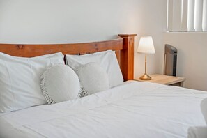 Iron/ironing board, free WiFi, bed sheets