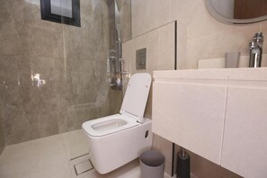 Apartamento Deluxe, no fumadores, baño privado | Baño