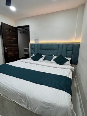 Double Room | Free WiFi