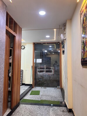 Interior - Sargam Palace (Varanasi)