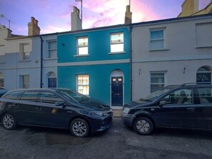 Exterior - The Chapel Street Hideaway by Fortuna Property Portfolio (Cheltenham)