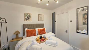 3 quartos, ferros/tábuas de passar roupa, Wi-Fi, roupa de cama