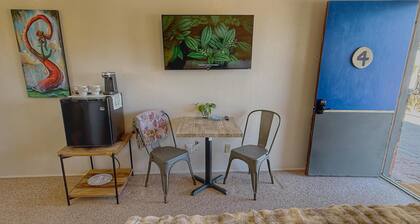 The Mokee Motel (Room 4)