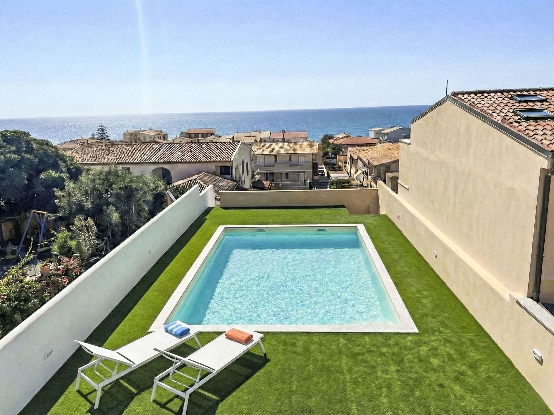 Piscine, Loisir, Recours, Biens, Gazon Artificiel, Cour, Hôtel, Villa, Arrière-Cour, Eco Hôtel