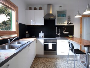 Kühlschrank, Mikrowelle, Ofen, Geschirrspüler