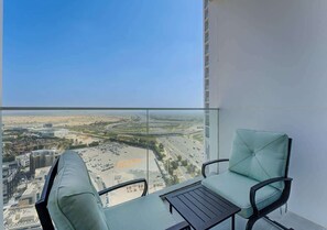 Property grounds - Newly Furnished Premium 1BR | Miracle Garden View (Dubai)