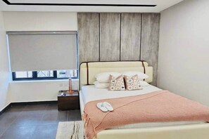 1 bedroom, iron/ironing board, WiFi, bed sheets - Oasis| Modern Stay in Lekki Phase 1, Lagos. (Lekki)