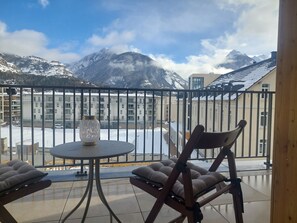 Outdoor dining - Cimes A401 by Avecoeur (Briançon)