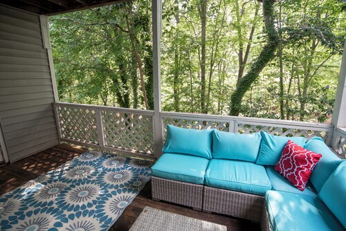 Charming 2-bedroom condo in Cary