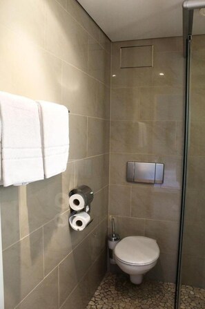 Apartment | Bathroom - Koblenz Valley Hotel and Spa Double Room Extra Bed (Bendorf)