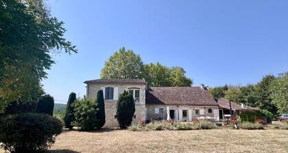Dordogne Maison & Gîte with Pool, Gardens and Terraces Near Bergerac