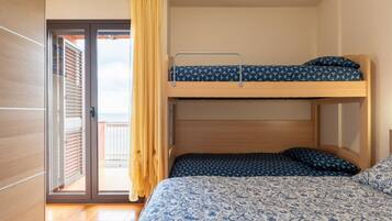 1 Schlafzimmer, Bügeleisen/Bügelbrett