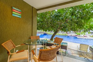 Basic Apartment | Outdoor dining - Malawi #104a - Seaside Apartment by Carpediem (Ipojuca)