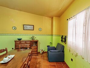 House | Dining - Traditional Andalusian Farmhouse Near Cordoba (Moriles)