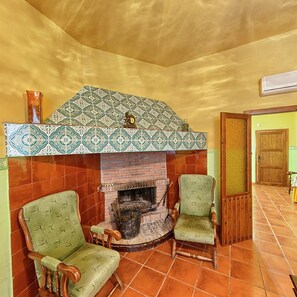 House | Living room - Traditional Andalusian Farmhouse Near Cordoba (Moriles)