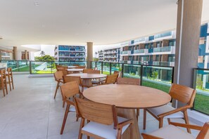 Outdoor dining - Makia Beach #c18 - Studio by Carpediem (Ipojuca)