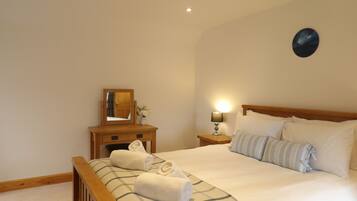 2 Schlafzimmer, Reisekinderbett, kostenloses WLAN, Bettwäsche