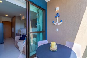 Basic Apartment | Dining - Makia Beach #b308 - em Muro Alto por Carpediem (Ipojuca)