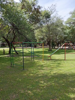 พื้นที่เล่นสำหรับเด็ก