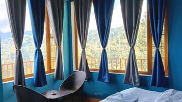 Rum (Easy Access To Room With Balcony) | Strykjärn/strykbräda och gratis wi-fi