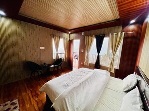 ห้องพัก (Premium Luxury) | เตารีด/โต๊ะรีดผ้า, Wi-Fi ฟรี