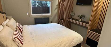 1 bedroom, iron/ironing board, free WiFi, bed sheets