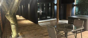 Rural Romantic Cabin-Hot Tub & Outdoor Kitchen