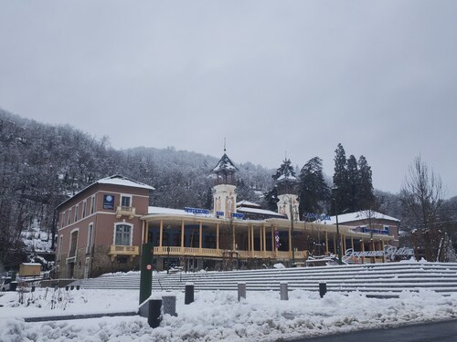 Ax-les-Thermes, cosy studio 4 pers and balcony : ski, hiking, thermal baths | All on foot