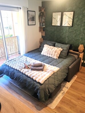 1 bedroom, iron/ironing board, free WiFi, wheelchair access - Ax-les-Thermes, cosy studio 4 pers and balcony : ski, hiking, thermal baths | All on foot (Savignac-les-Ormeaux)