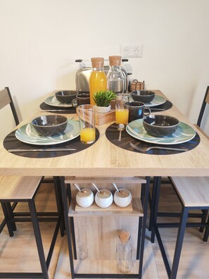 Dining - Ax-les-Thermes, cosy studio 4 pers and balcony : ski, hiking, thermal baths | All on foot (Savignac-les-Ormeaux)
