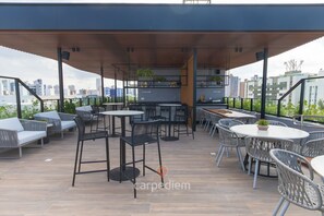 Outdoor dining - Breeze Residence #404 - Seafront by Carpediem (João Pessoa)