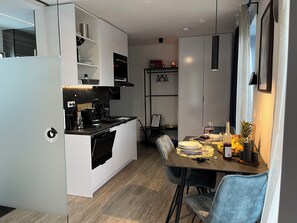 Mikrowelle, Ofen, Herdplatte, Geschirrspüler