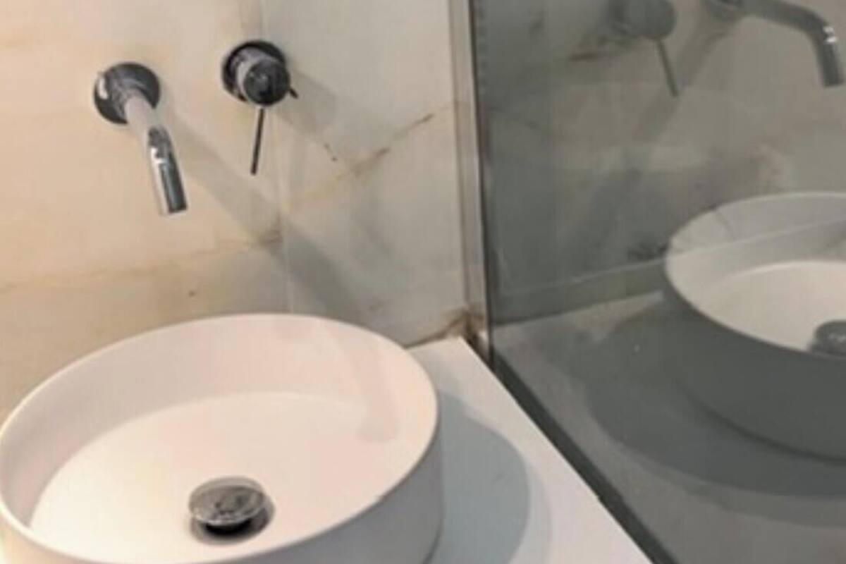 Apartment, 2 Bedrooms, Accessible, Smoking | Bathroom