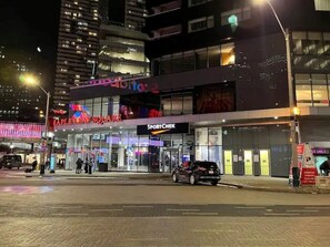 Exterior - Downtown Toronto Luxury Suite (Toronto)