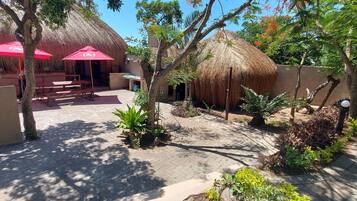 Comfort Cottage, Pool View | Terrace/patio