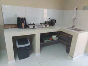 Private kitchen - East Africa Safaris  (Xai-Xai)