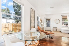 Smart TV, offices - Gilliland Road Navy Point Cottage (Perdido Key)