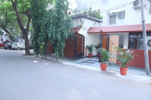 Front of property - Fortune Home Sarita Vihar Near Apollo  (New Delhi)