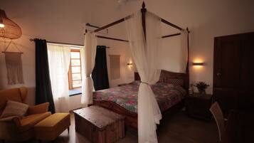 Deluxe Apartment | Iron/ironing board, free WiFi