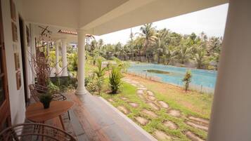 Deluxe Apartment | Pool