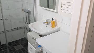 House, 1 Bedroom, Accessible | Bathroom
