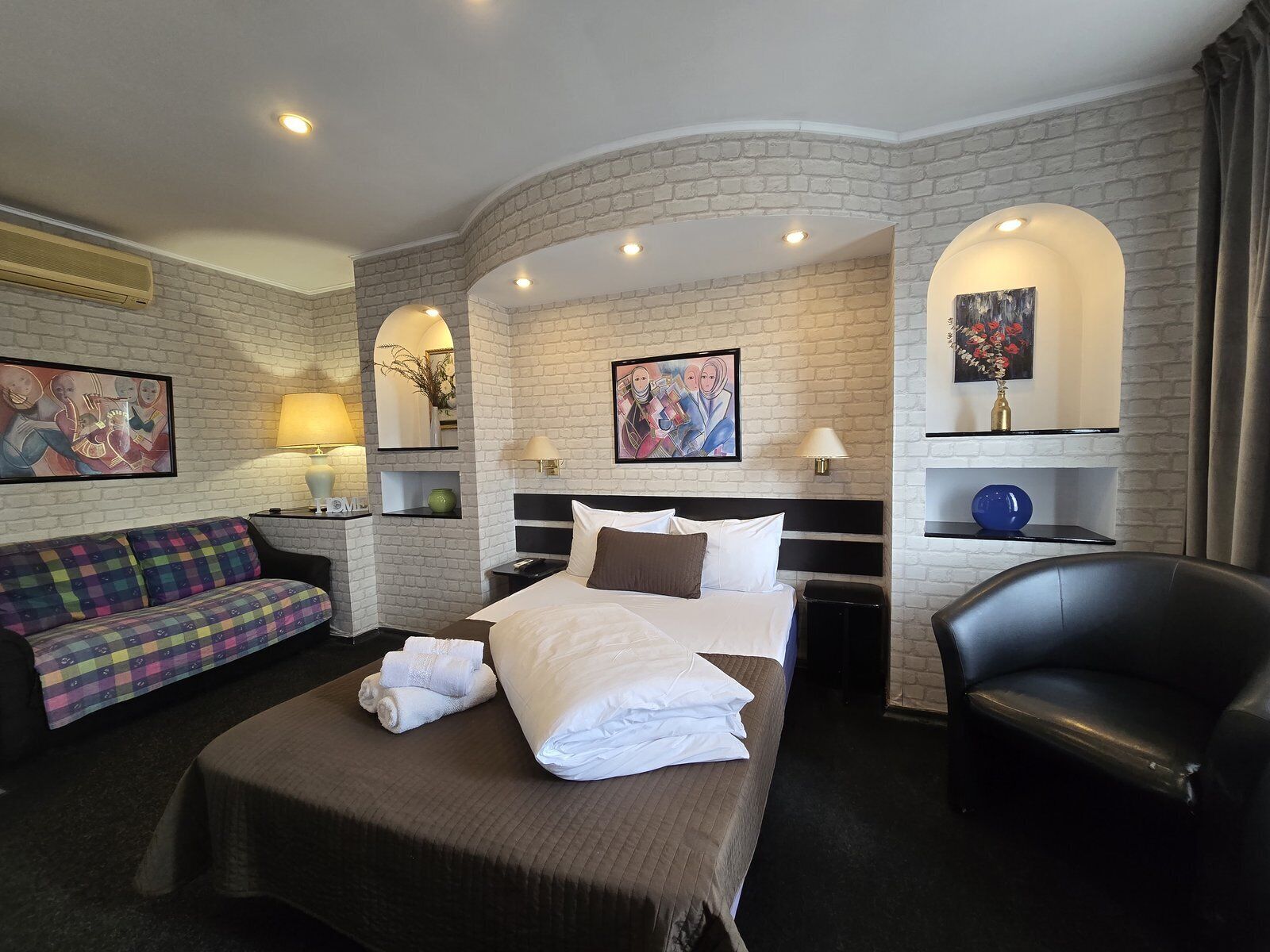 Standard Studio | Iron/ironing board, free WiFi