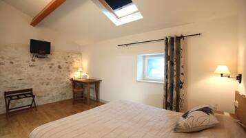 In-room safe, soundproofing, free WiFi, wheelchair access